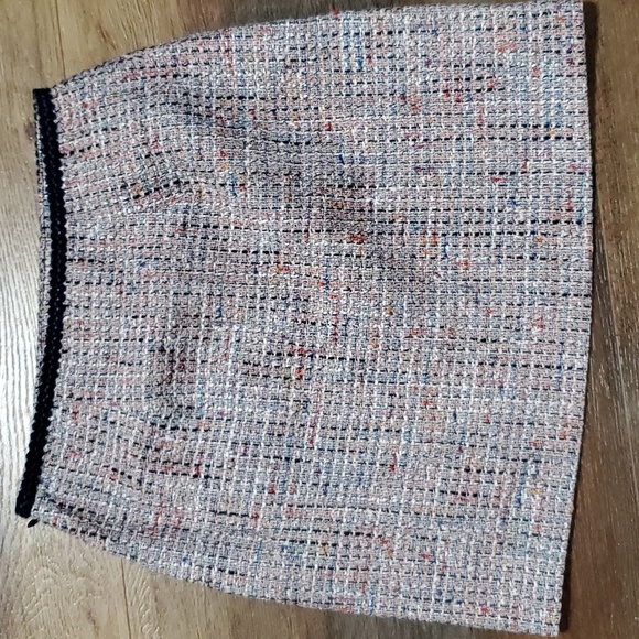 Loft NWT tweed style multicolored textured mini skirt - Picture 7 of 9